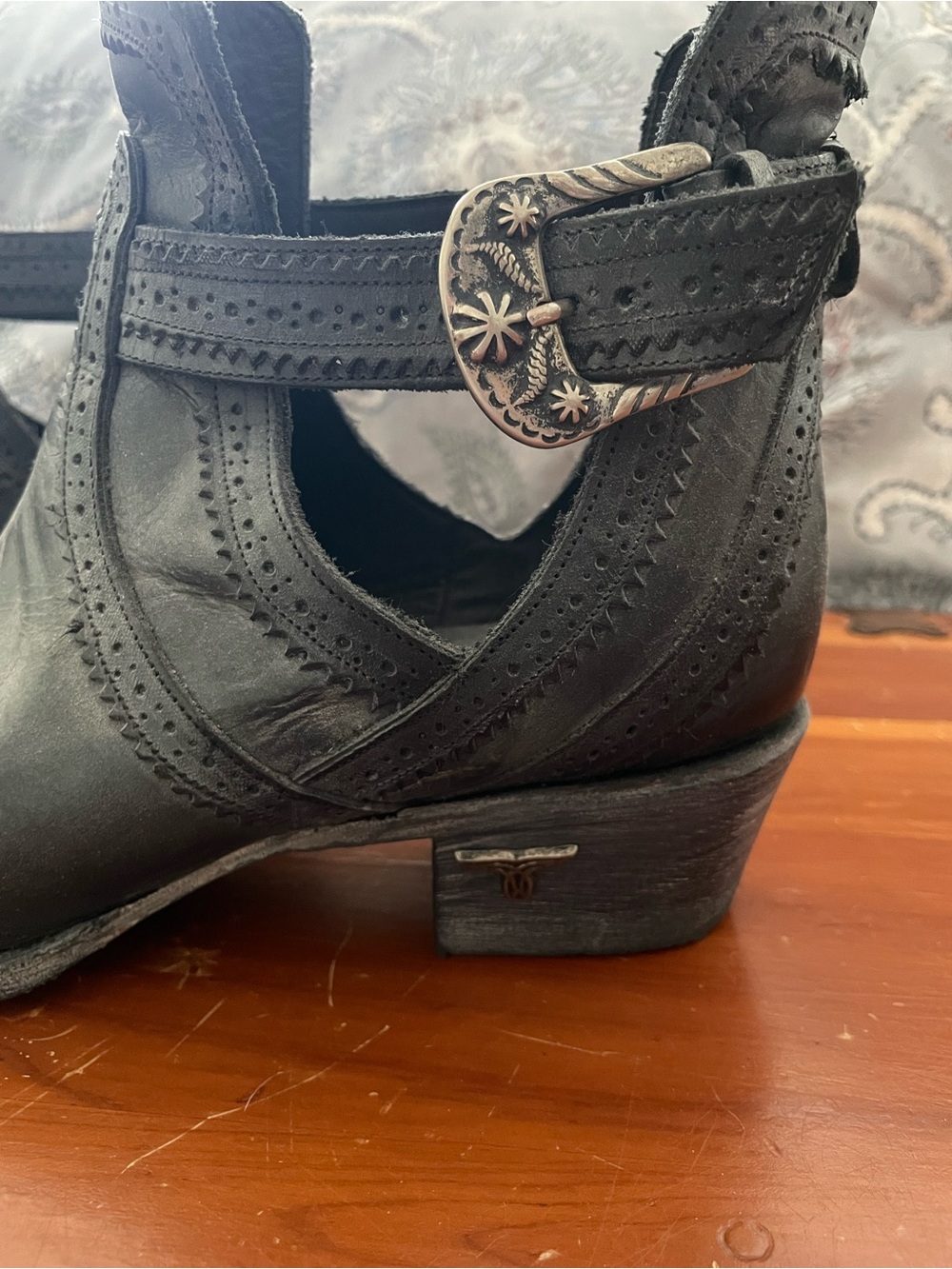 Lane booties - Picture 2 of 3